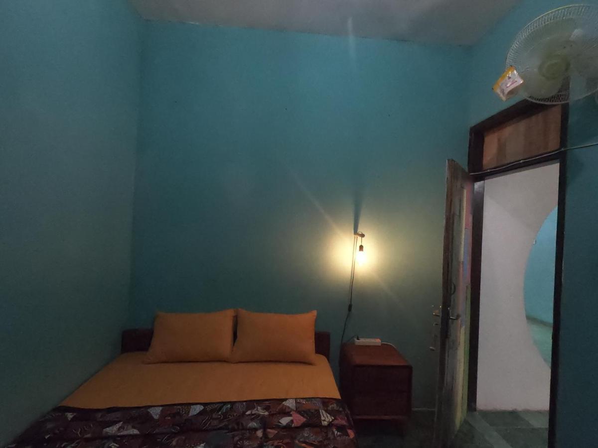 Owl Hostel カリムンジャワ エクステリア 写真