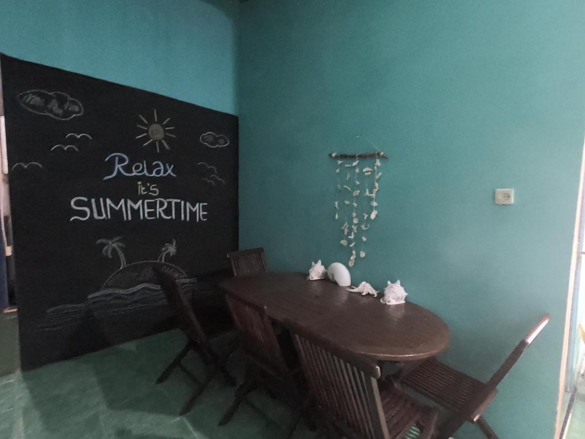 Owl Hostel カリムンジャワ エクステリア 写真