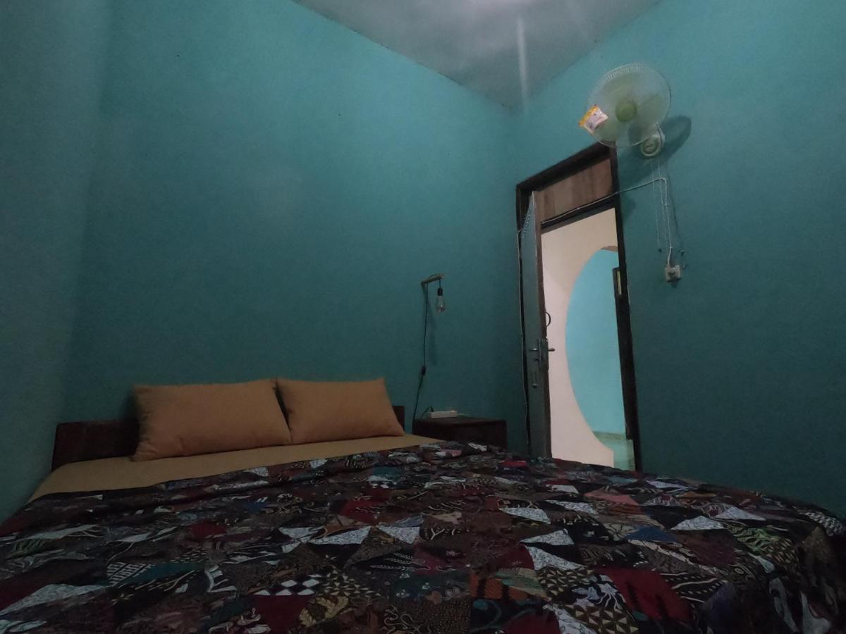 Owl Hostel カリムンジャワ エクステリア 写真