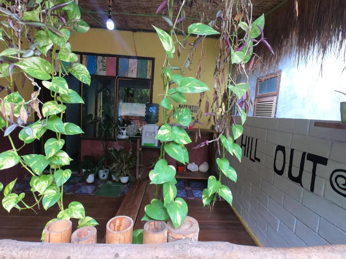 Owl Hostel カリムンジャワ エクステリア 写真