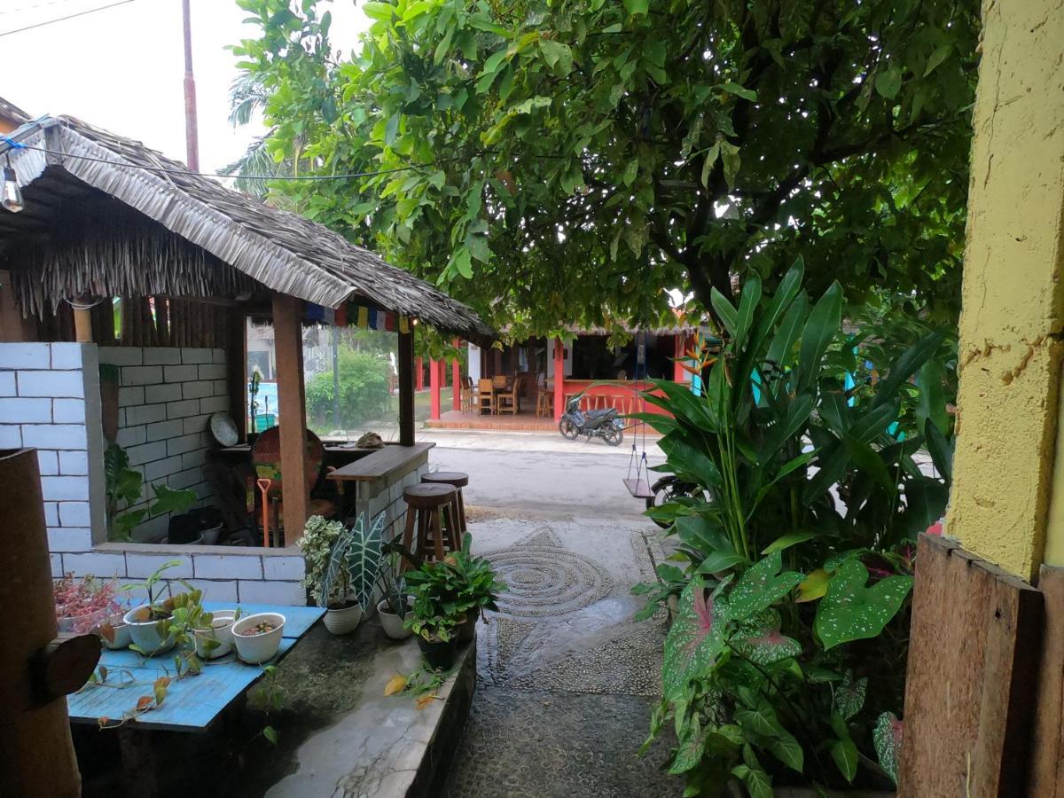Owl Hostel カリムンジャワ エクステリア 写真