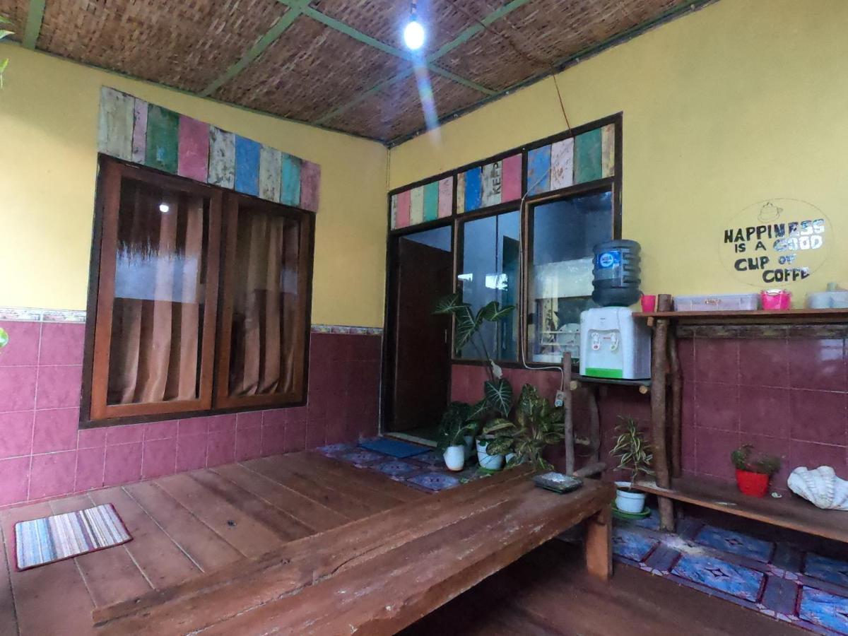 Owl Hostel カリムンジャワ エクステリア 写真