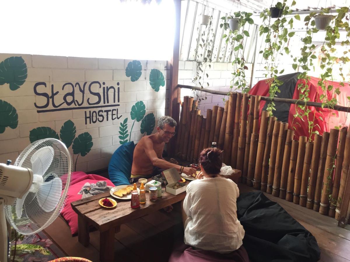 Owl Hostel カリムンジャワ エクステリア 写真