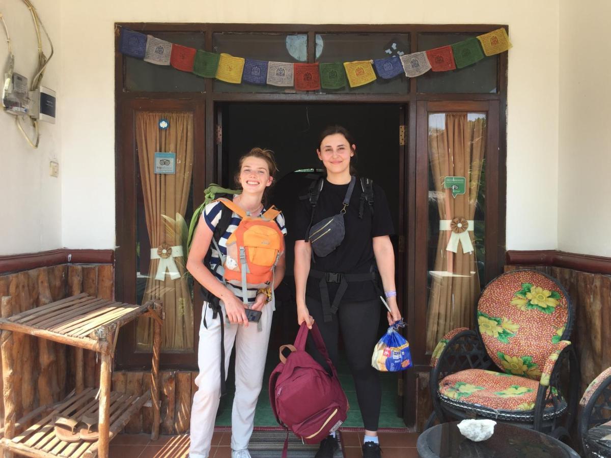Owl Hostel カリムンジャワ エクステリア 写真
