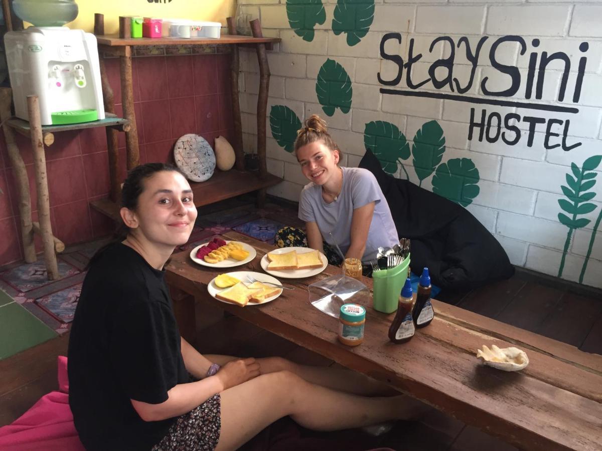 Owl Hostel カリムンジャワ エクステリア 写真